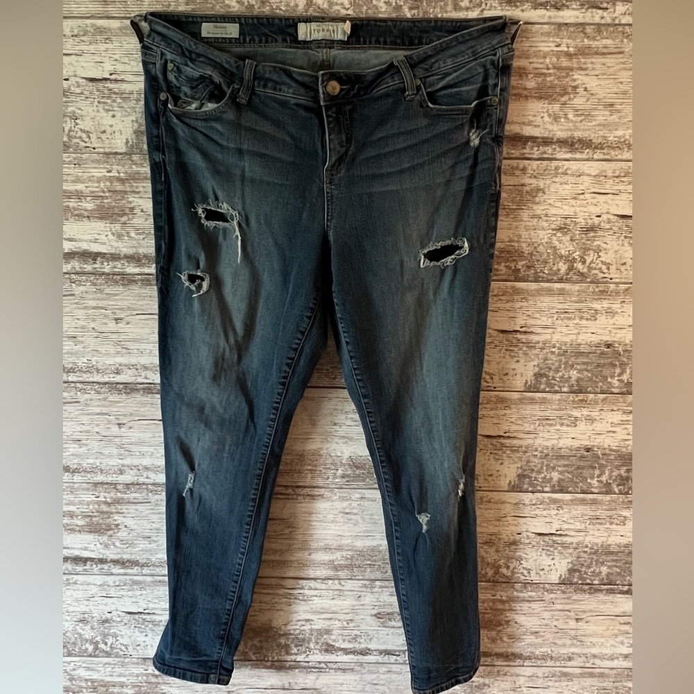 Women’s Plus distressed Skinny Jeans